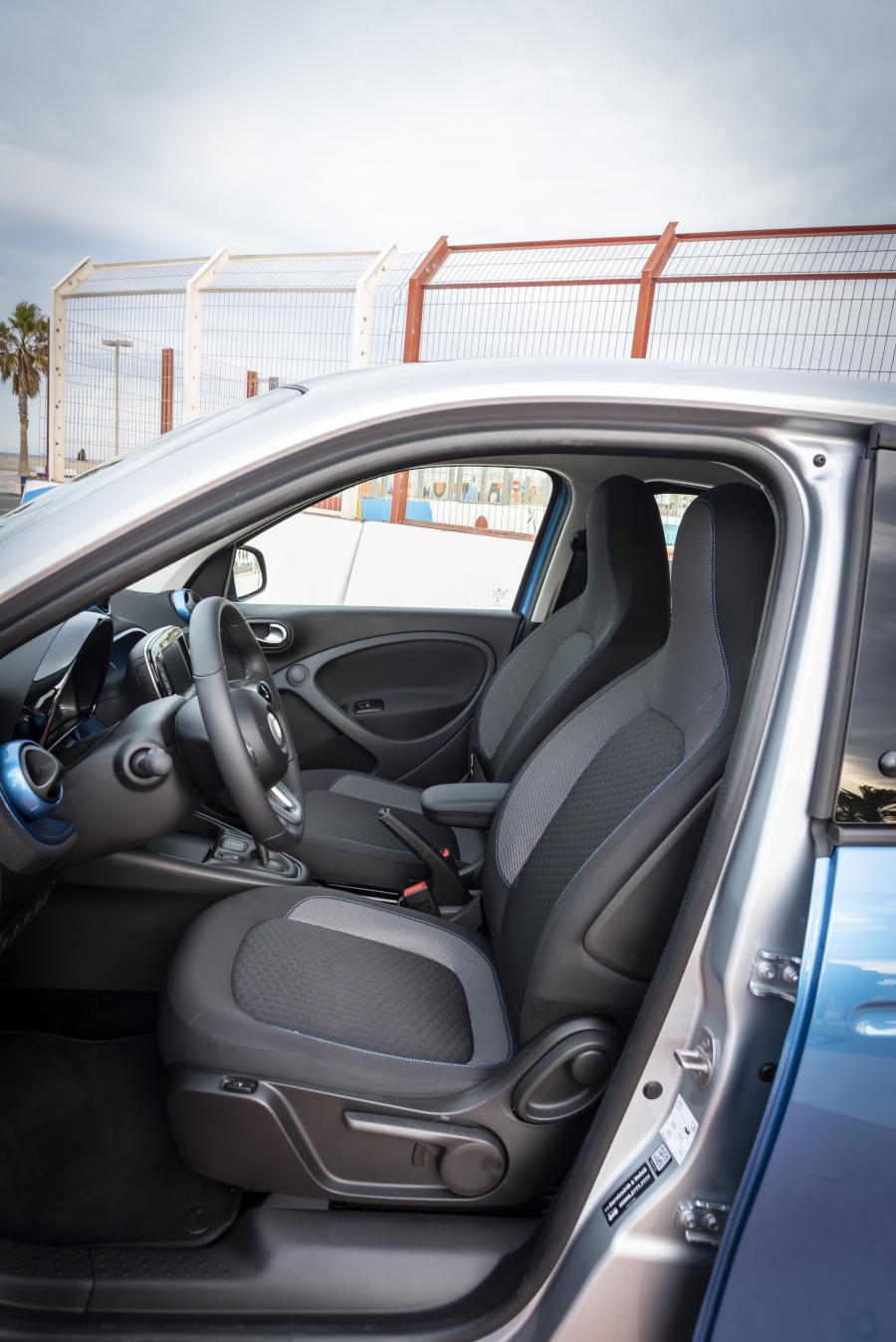 Интерьер Smart EQ ForFour Passion (W453) 2020 года  (WW) (фото 27 из 35)